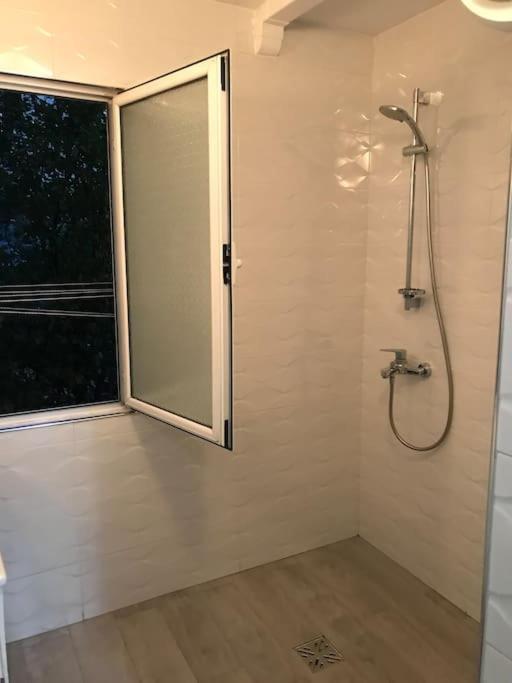 Warm Apartment In The Center Of Tirana City Екстер'єр фото
