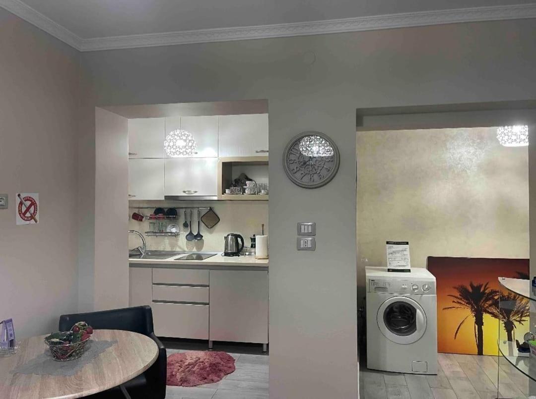 Warm Apartment In The Center Of Tirana City Екстер'єр фото