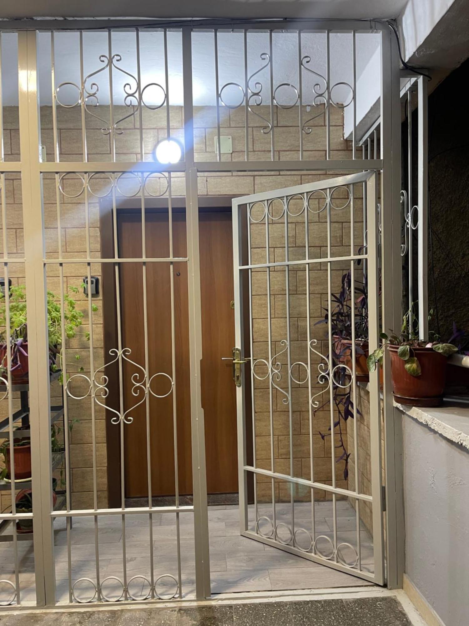 Warm Apartment In The Center Of Tirana City Екстер'єр фото